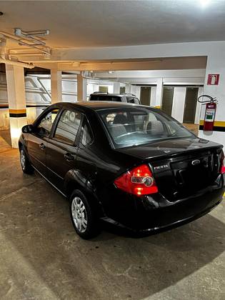 FORD FIESTA 1.6 MPI FIRST SEDAN 8V FLEX 4P MANUAL FORD FIESTA 1.6 MPI FIRST SEDAN 8V FLEX 4P MANUAL